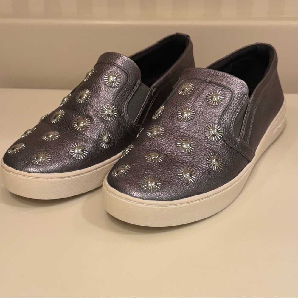 Michael Kors Gunmetal Grey Silver Studded Leo Leather Slip-On Sneakers Shoes 7 - Picture 5 of 16